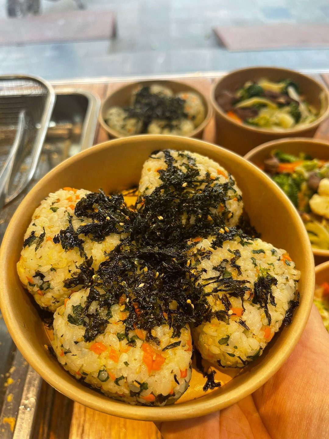 Cơm nắm rong biển